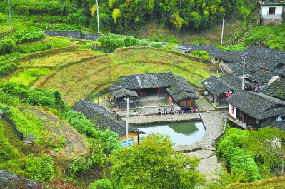 党建让穷村焕新颜