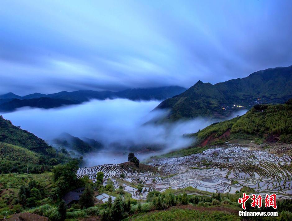 福建尤溪联合梯田云雾飘渺宛如仙境（组图）